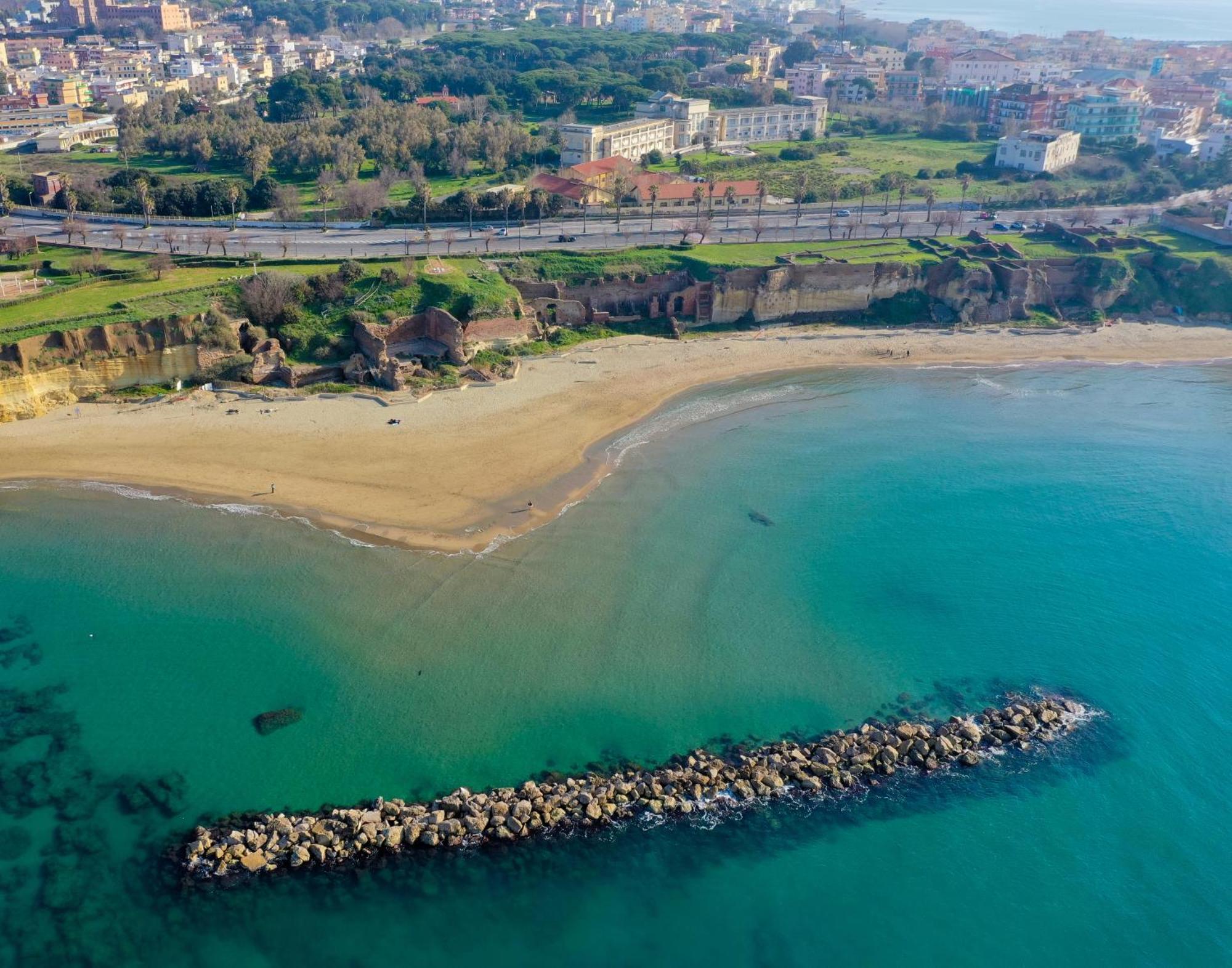 The Shabby House - Charming Seaside Retreat In Central Anzio, Steps From Beach And Train Station Ngoại thất bức ảnh