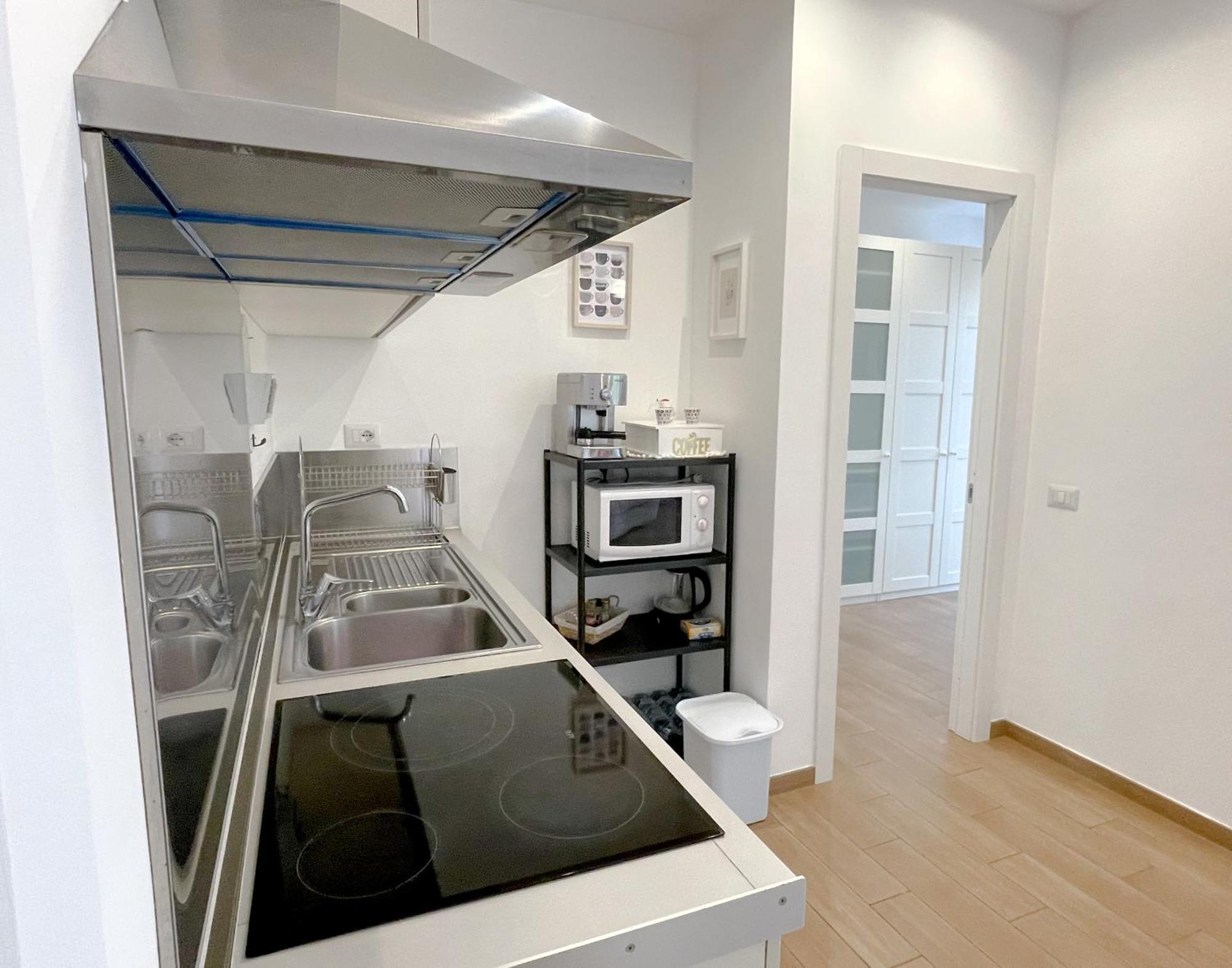 The Shabby House - Charming Seaside Retreat In Central Anzio, Steps From Beach And Train Station Ngoại thất bức ảnh
