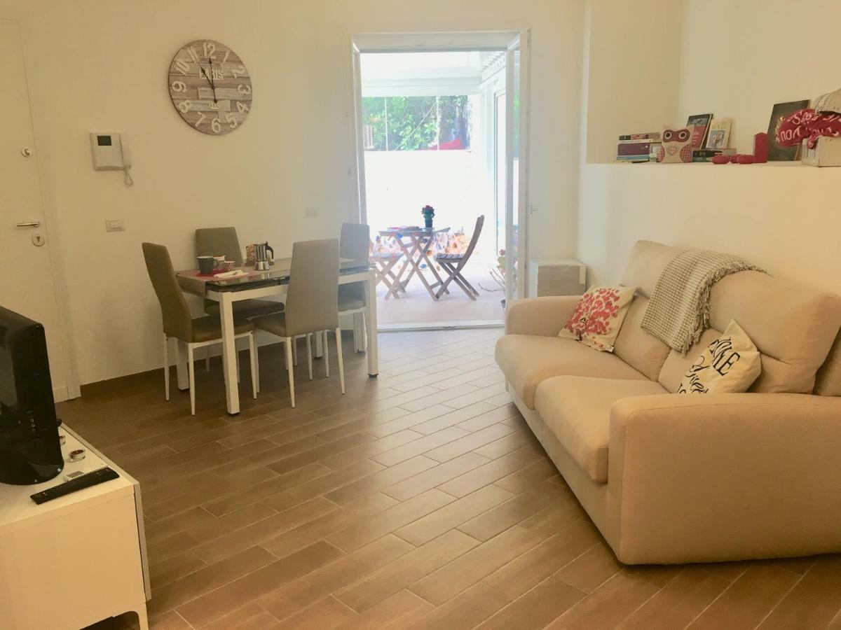 The Shabby House - Charming Seaside Retreat In Central Anzio, Steps From Beach And Train Station Ngoại thất bức ảnh