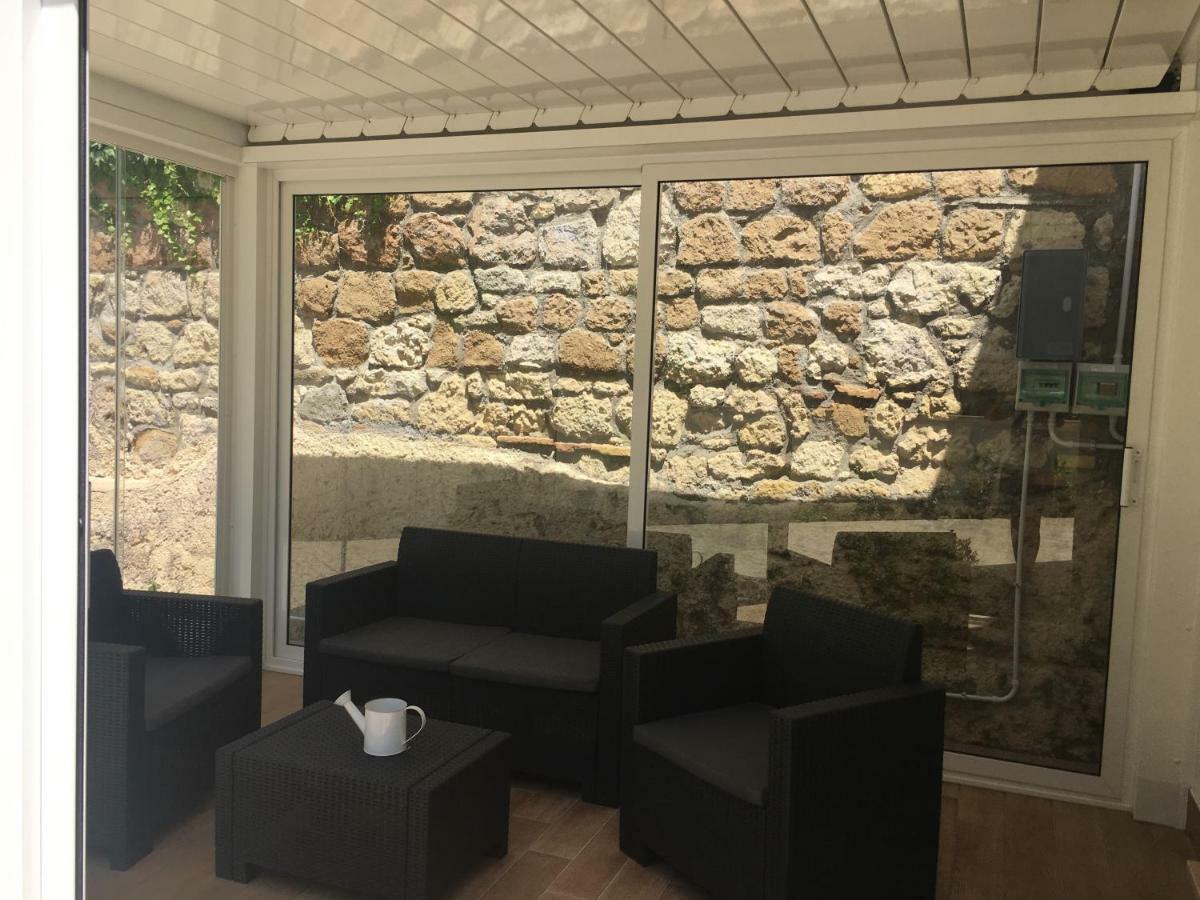 The Shabby House - Charming Seaside Retreat In Central Anzio, Steps From Beach And Train Station Ngoại thất bức ảnh